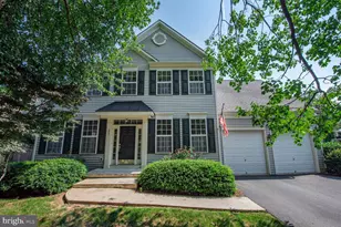 607 Marshall Dr NE, Leesburg, VA 20176 - Photo 1