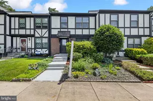 297 Chelmsford Ct, Sterling, VA 20165 - Photo 1