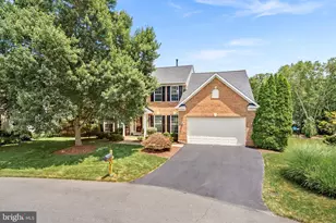 43682 Maverick Ln, Chantilly, VA 20152 - Photo 1
