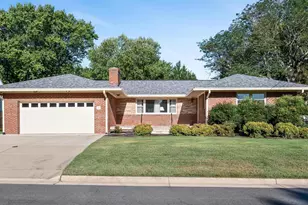 127 Woodberry Rd NE, Leesburg, VA 20176 - Photo 1