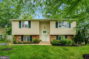 123 Magnolia Rd, Sterling, VA 20164 - Photo 1