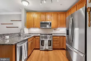 19261 Harlow Square, Leesburg, VA 20176 - Photo 1