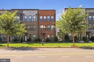 22362 Lucas Ter, Ashburn, VA 20148 - Photo 1