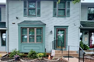 18 Hopton Ct, Sterling, VA 20165 - Photo 1