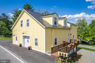 222 N 21st St, Purcellville, VA 20132 - Photo 1