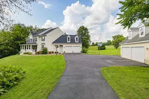 18290 Oak Ridge Dr, Purcellville, VA 20132 - Photo 1