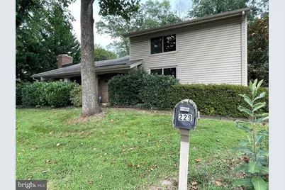 229 W Meadowland Lane W, Sterling, VA 20164 - Photo 1