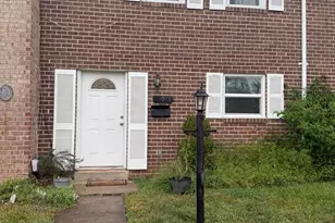 703 S Concord Ct, Sterling, VA 20164 - Photo 1