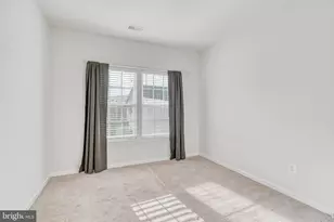 24652 Hutchinson Farm Dr, Sterling, VA 20166 - Photo 1