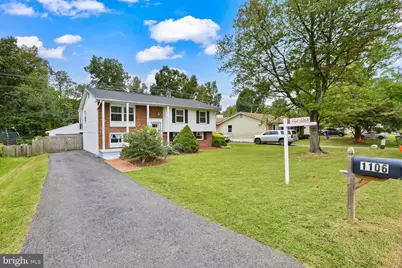 1106 E Maple Avenue E, Sterling, VA 20164 - Photo 1