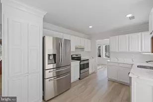 110 Sugarland Run Dr, Sterling, VA 20164 - Photo 1