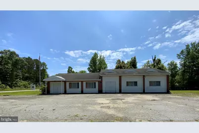 882 Waverly Avenue, Kilmarnock, VA 22482 - Photo 1