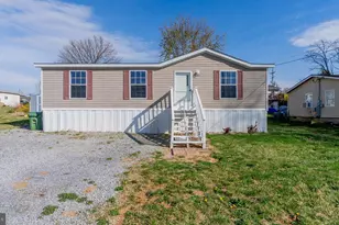 909 Carol Ave, Shenandoah, VA 22849 - Photo 1