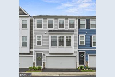 18283 Summit Pointe Drive, Triangle, VA 22172 - Photo 1