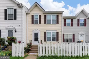 2129 Fort Donelson Ct, Dumfries, VA 22026 - Photo 1