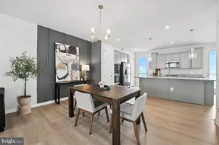 18286 Summit Pointe Dr, Triangle, VA 22172 - Photo 1