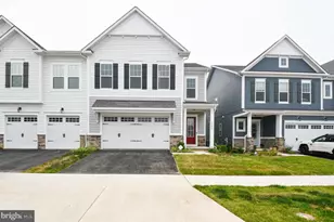 18200 Moss Gdn Rd, Dumfries, VA 22026 - Photo 1