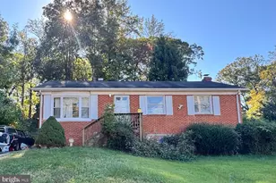 2308 W Longview Dr, Woodbridge, VA 22191 - Photo 1