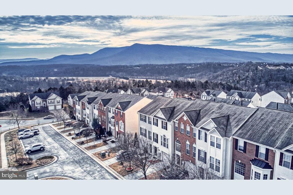 174 Oxbow Dr, Strasburg, VA 22657 MLS VASH121202 Coldwell Banker