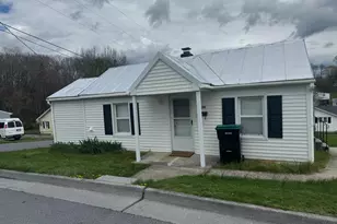 430 W High St, Woodstock, VA 22664 - Photo 1