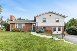 817 Laurie Dr, Strasburg, VA 22657 - Photo 1