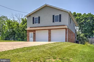 363 Alsberry St, Strasburg, VA 22657 - Photo 1