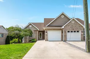 516 S Water St, Woodstock, VA 22664 - Photo 1