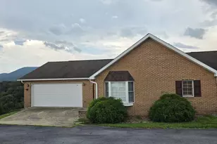 57 Courtney Cir, Strasburg, VA 22657 - Photo 1