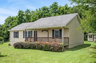 451 N Summit Ave, Woodstock, VA 22664 - Photo 1