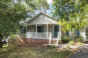 449 E Fairchild Dr, Strasburg, VA 22657 - Photo 1