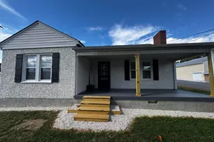 121 Center St, Mount Jackson, VA 22842 - Photo 1