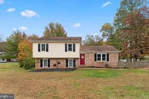 909 Stonewall Ln, Fredericksburg, VA 22407 - Photo 1