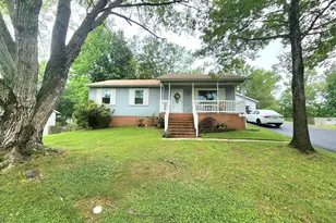 9 Mclaughlin St, Stafford, VA 22556 - Photo 1