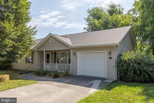 423 Crescent Dr, Winchester, VA 22601 - Photo 1