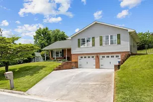 986 Stuart Dr, Front Royal, VA 22630 - Photo 1