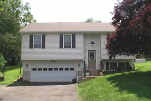 327 E 18th St, Front Royal, VA 22630 - Photo 1