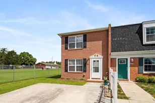 641 W 11th St, Front Royal, VA 22630 - Photo 1