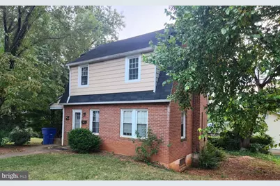 402 Kerfoot Avenue, Front Royal, VA 22630 - Photo 1