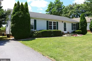 33 Savannah Sparrow Ln, Martinsburg, WV 25405 - Photo 1
