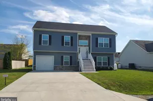 64 Bunting Ave, Martinsburg, WV 25405 - Photo 1