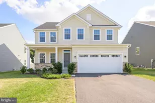 196 Machias Cir, Martinsburg, WV 25403 - Photo 1