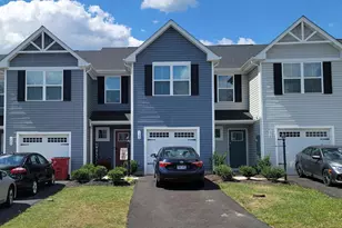 122 Calais Pl, Hedgesville, WV 25427 - Photo 1