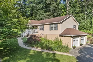 152 Bob White Dr, Harpers Ferry, WV 25425 - Photo 1