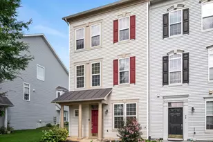 74 Davis St, Charles Town, WV 25414 - Photo 1