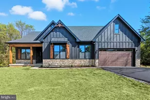 114 Southpaw Ln, Shepherdstown, WV 25443 - Photo 1