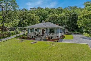 9 S Laurel Ave, Berkeley Springs, WV 25411 - Photo 1