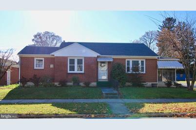201 Poplar Avenue - Photo 1