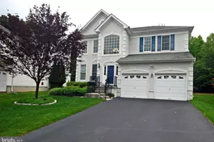 43 Lockwood Dr, Princeton, NJ 08540 - Photo 1