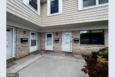 211 Silver Court, Hamilton Township, NJ 08690 - Photo 1