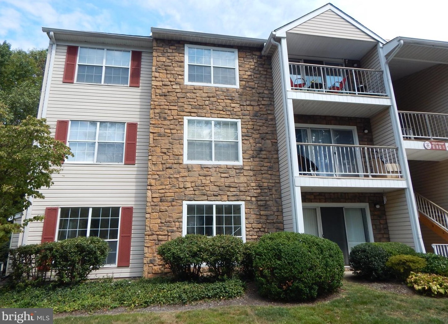 20 Holly Ct, Trenton, NJ 08619